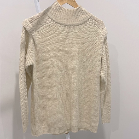 NWT! 🤍 Cable Knit Detail Sweater - Picture 2 of 10